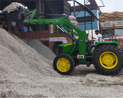 Cotton seeds loader